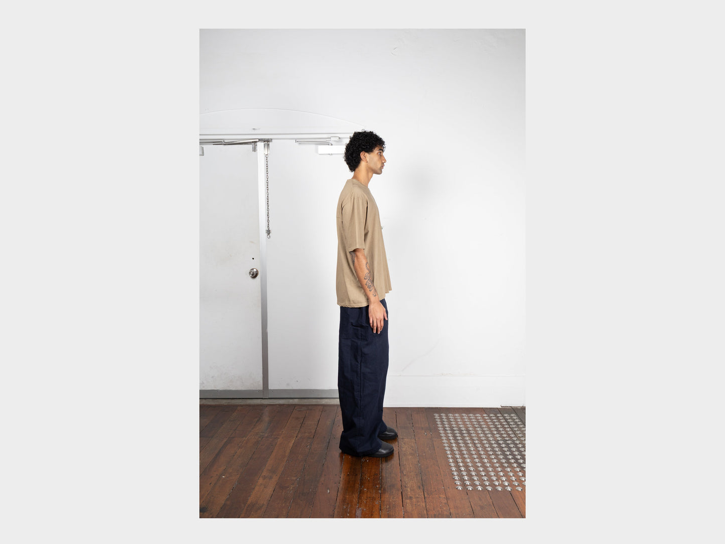 R20T5 "S/S Binder T-Shirt" Dust
