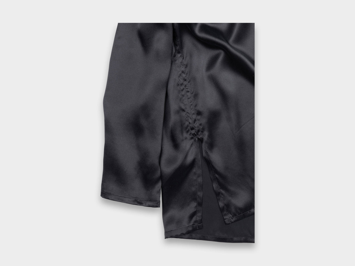 W-R18S2 "Arrow Shirt" Black Saturn