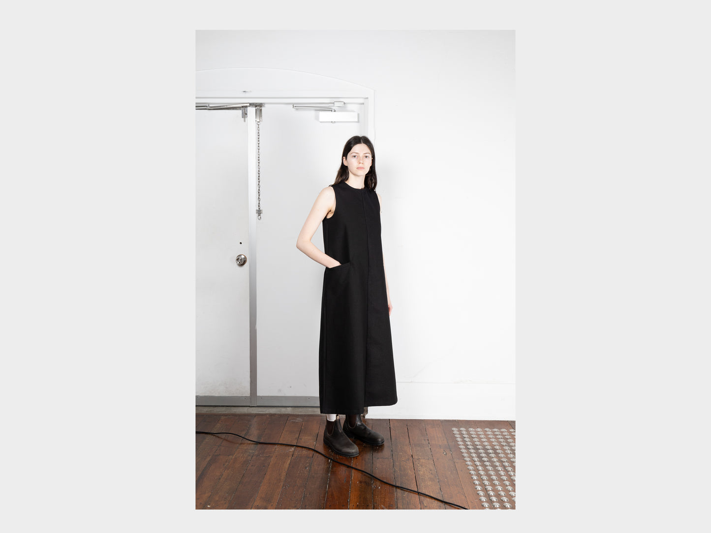 W-SPA5 "Round Dress" Black Glitter