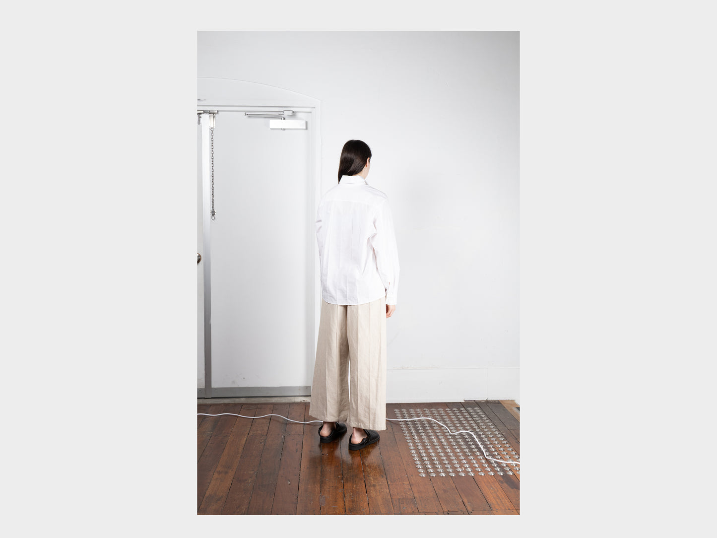 W-R18S4 "Tuck Shirt" White Typewriter