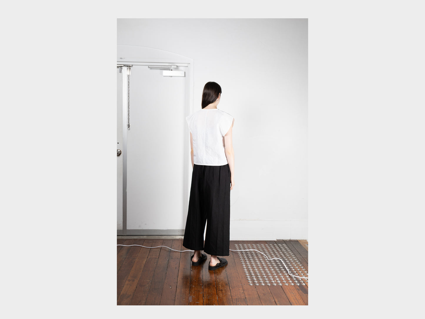 W-R18P3 "Tuck Pants" Black Bamboo