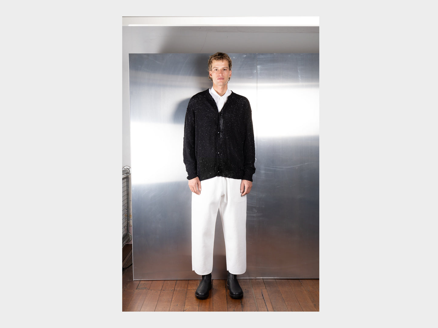 R15Z3 Black Knit