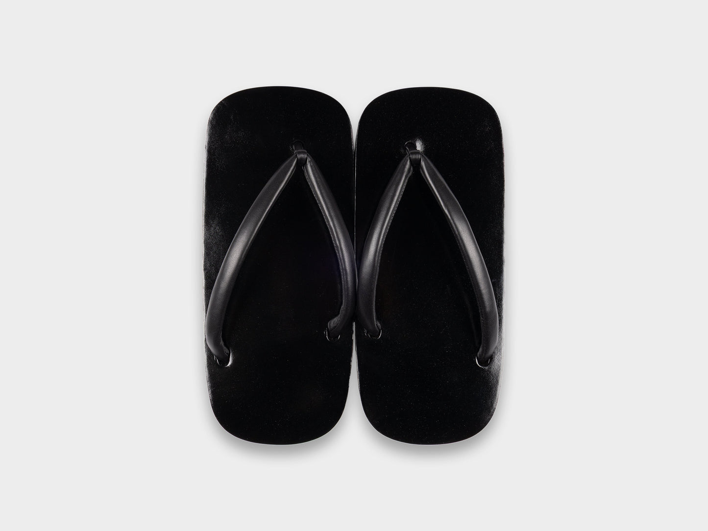 R0V6 "Sekizuka Sandal" Lacquered Bend