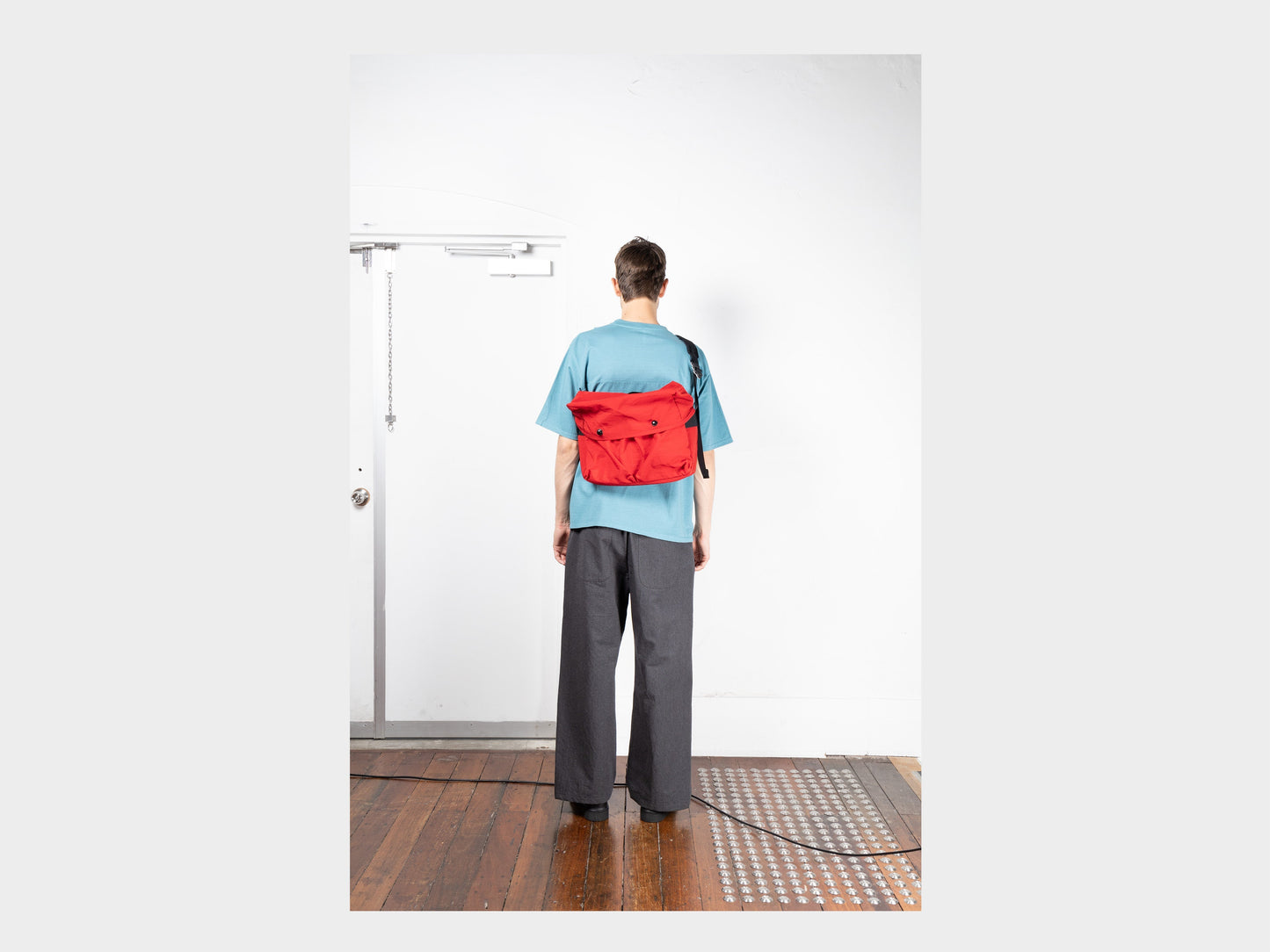 R19G4 "Mini Messenger" Waratah Nylon