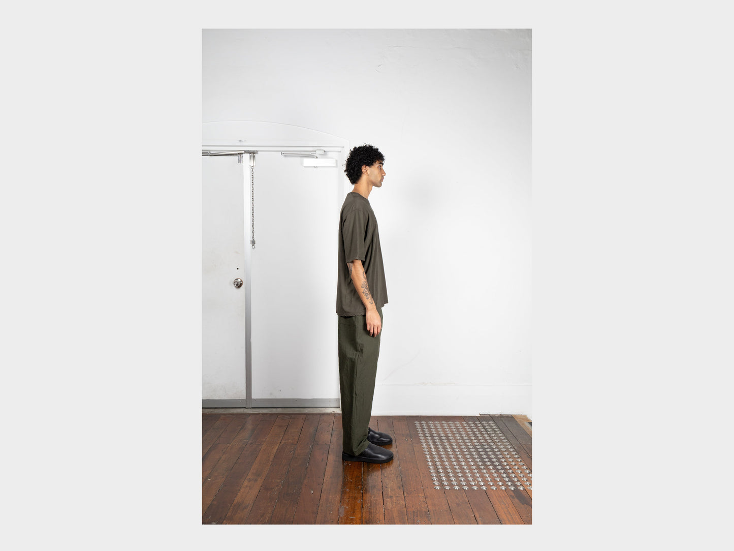 R20T5 "S/S Binder T-Shirt" Carbon