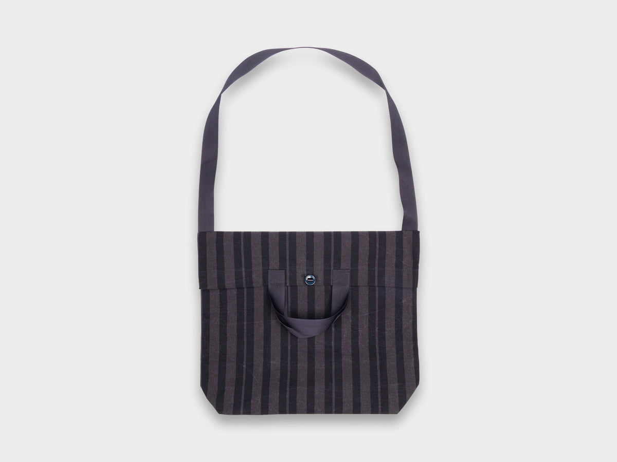 R21B1 "Multi Handle Tote" Grey Theatre Wax