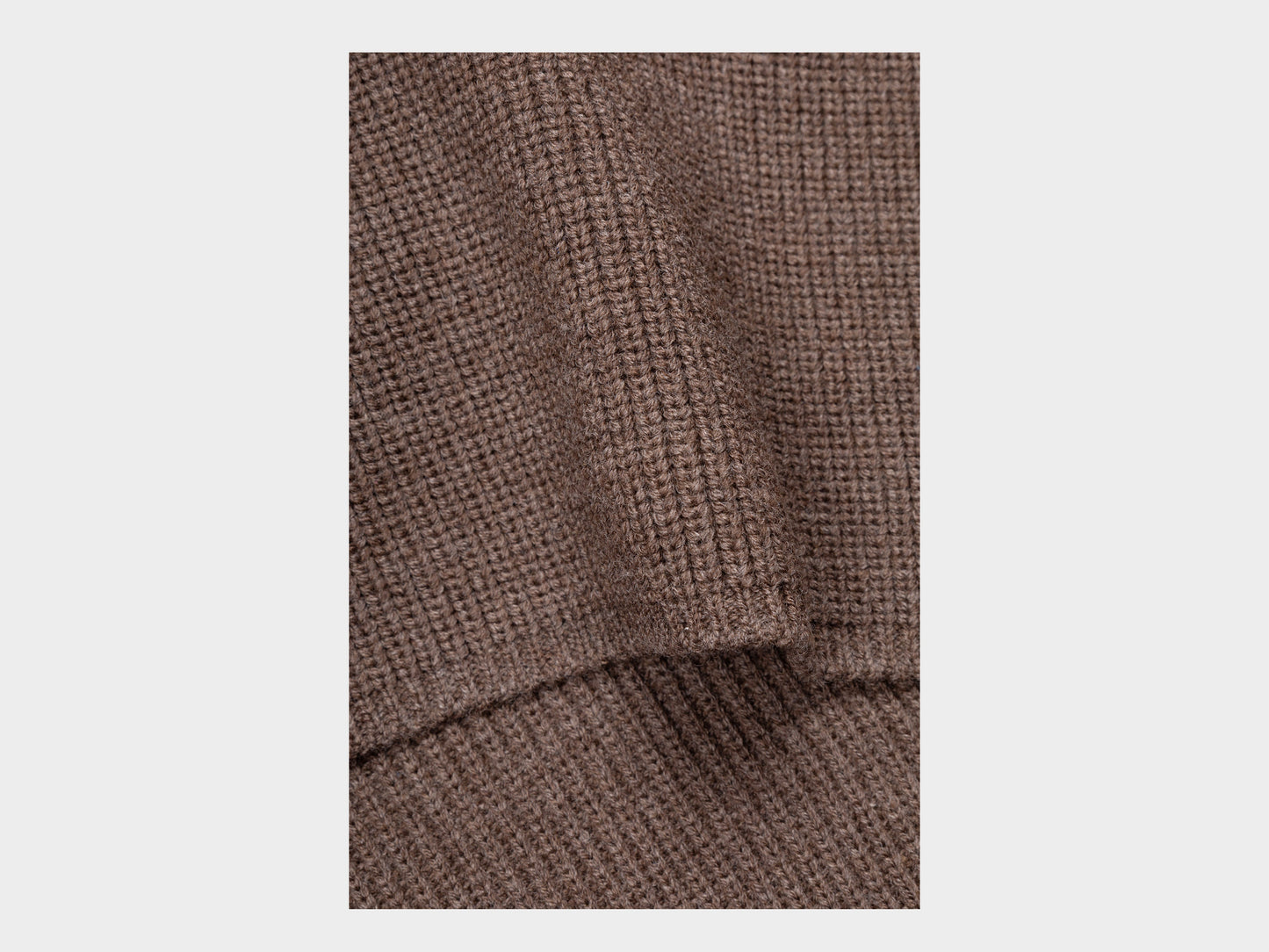 R21Z6 "Machine Knit" Black Sheep