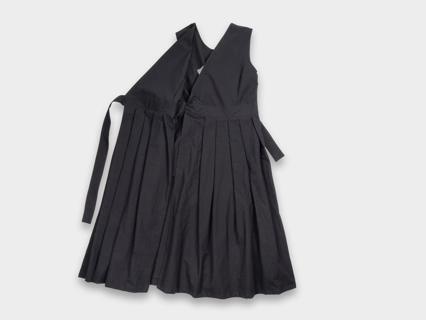 W-R19A8 "Korean Apron Dress" Black Weather