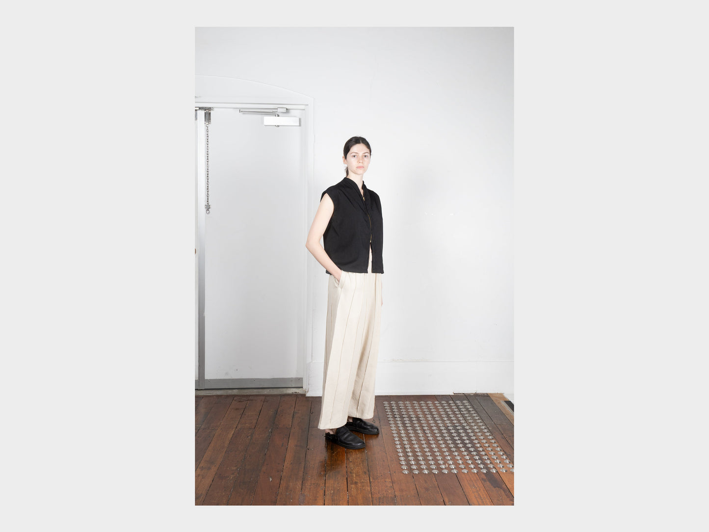 W-R20P3 "Tuck Pants" Sand Grosgrain