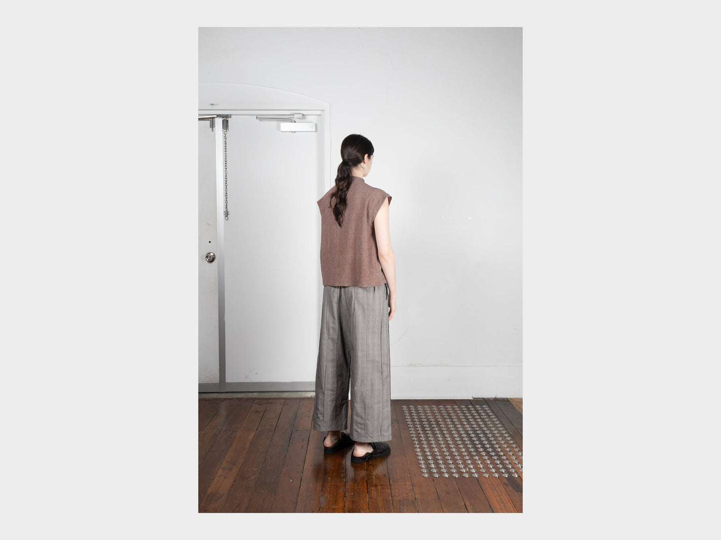 W-R20P3 "Tuck Pants" Grey Damp Cloth